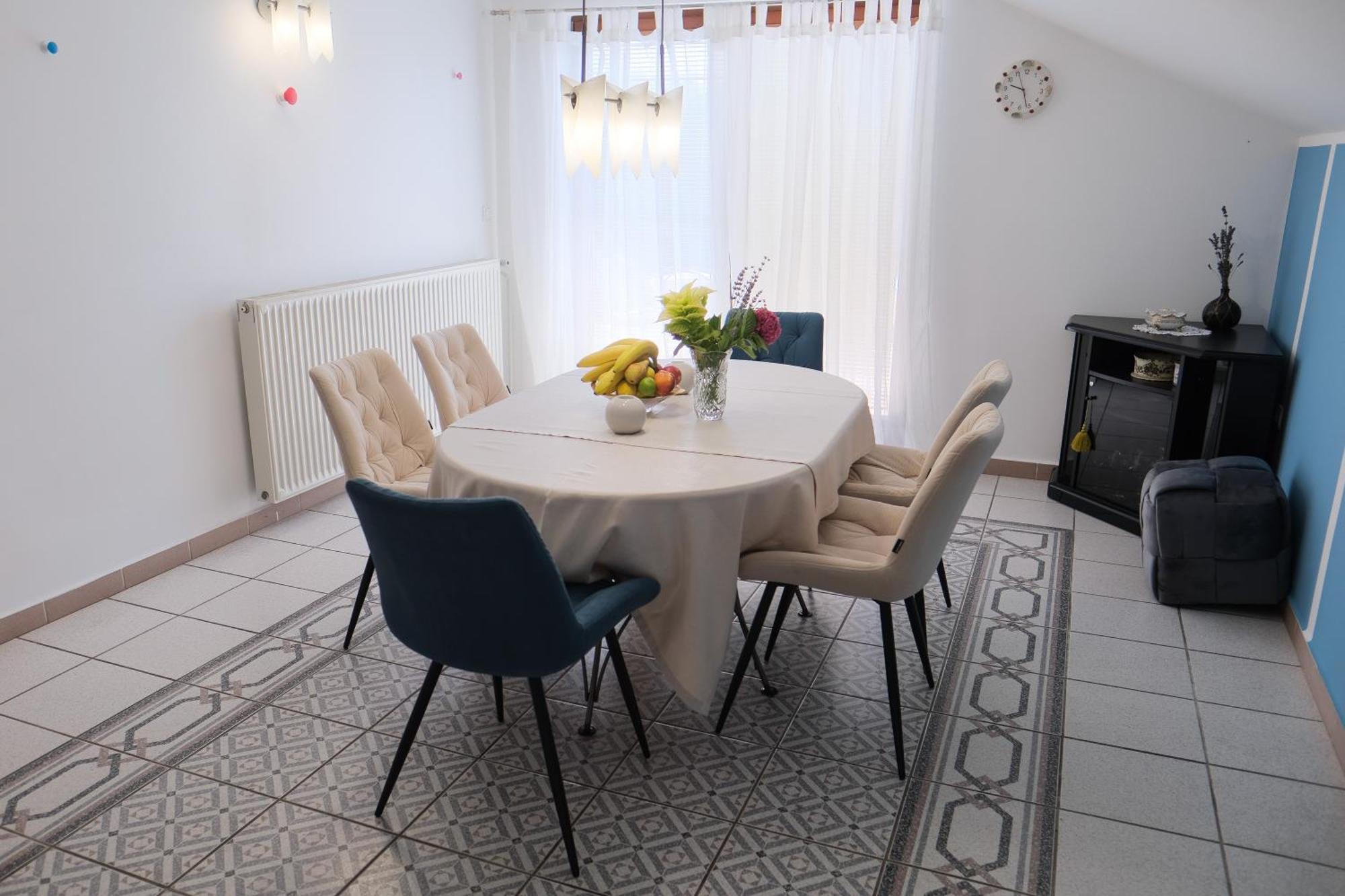 Hisa Perla Holiday home Bostanj